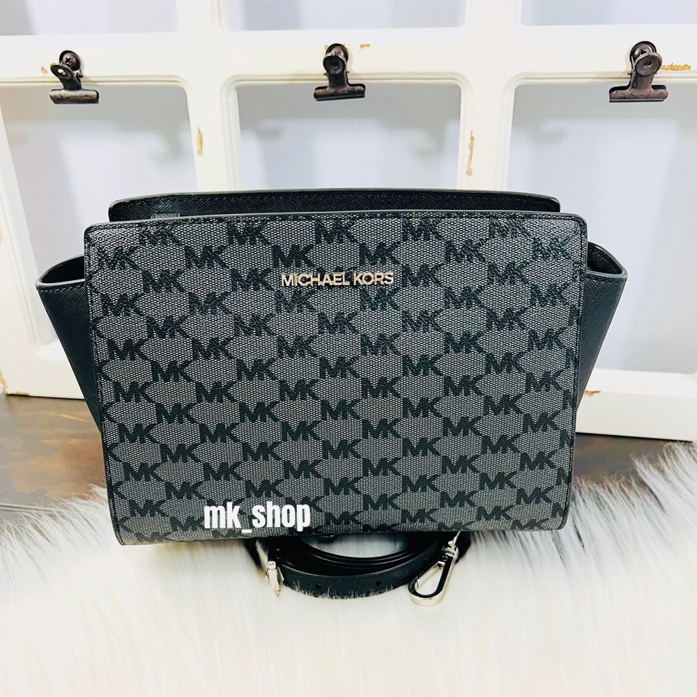 Michael Kors Selma Medium Messenger Crossbody Bag